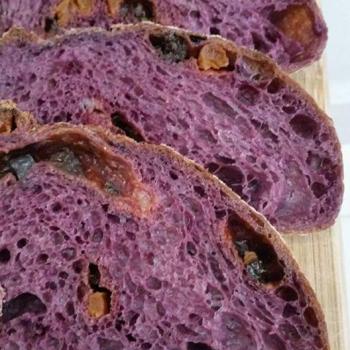 Ah Huat Purple carrot fruity loaf first slice