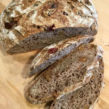 Hubert Pain au Levain, Canneberges, et Noix second slice